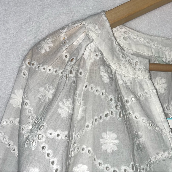 Cleo White Eyelet Button-Up Blouse - Picture 5 of 7